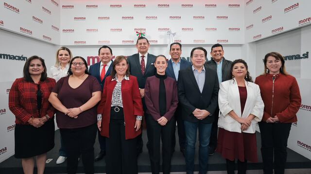 Claudia Sheinbaum presume foto con precandidatos de Morena a las 9 gubernaturas en las elecciones de 2024