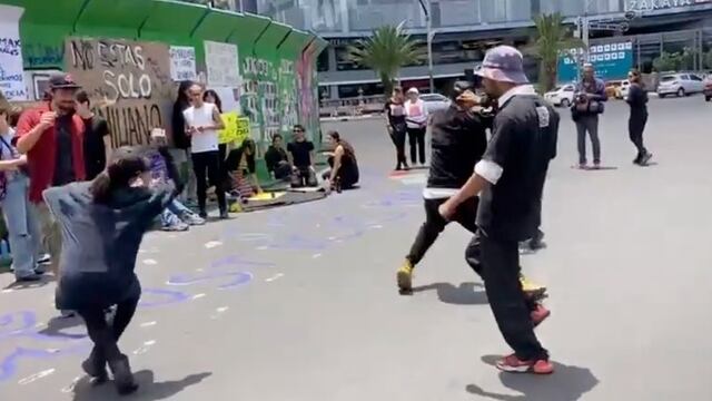 Bailarines exigen justicia en la Glorieta de las y los Desaparecidos