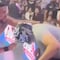 ¡Golpeado y encuerado! Fan empuja al Patrón del Río en plena función y paga las consecuencias