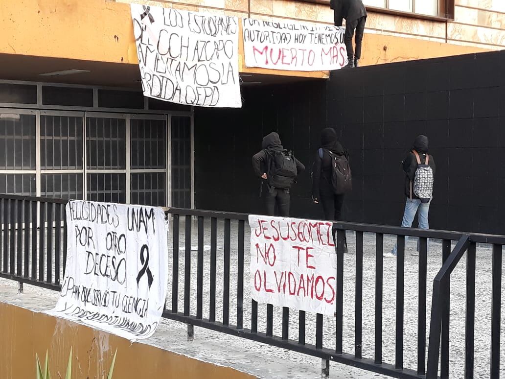 Denuncias colgadas en Rectoría.