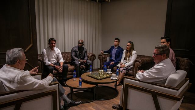 Rubén Rocha con el cónsul general de Estados Unidos en Hermosillo