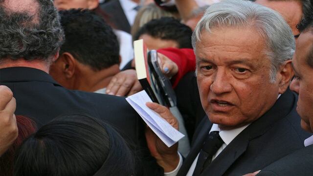 Aunque AMLO se sienta moralmente acechado por un puñado de personas recalcitrantes a las que les debe apoyo, recursos y lealtad, está obligado a adoptar un proceder no tan cargado a la izquierda populista.