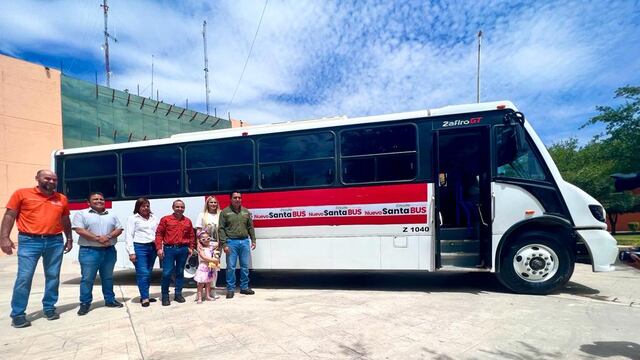 Camiones Santa Bus de Santa Catarina