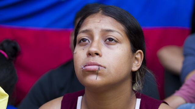 Migrantes en Nuevo León se cosen los labios