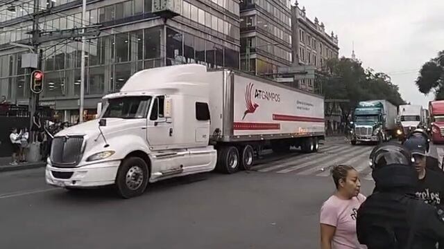 Comerciantes de la Alameda Central mantienen bloqueo en Avenida Juárez hoy 20 de junio 2024