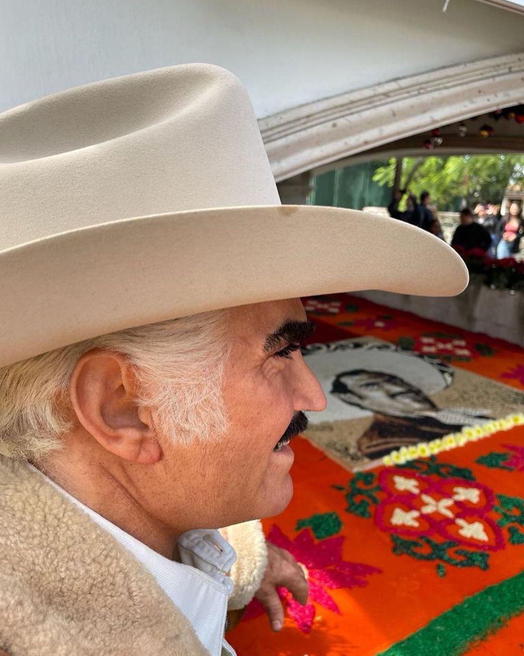 Estatua de Vicente Fernández.