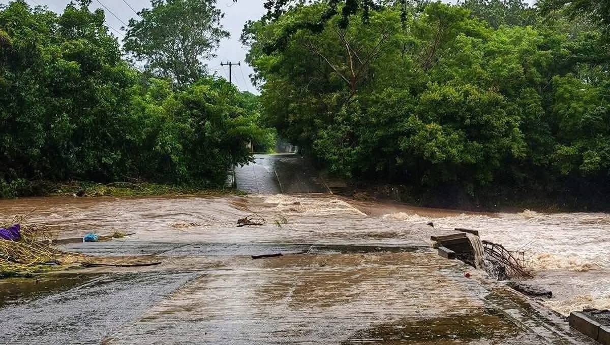 Río Tepango se desbordó en Santiago Tuxtla, Veracruz