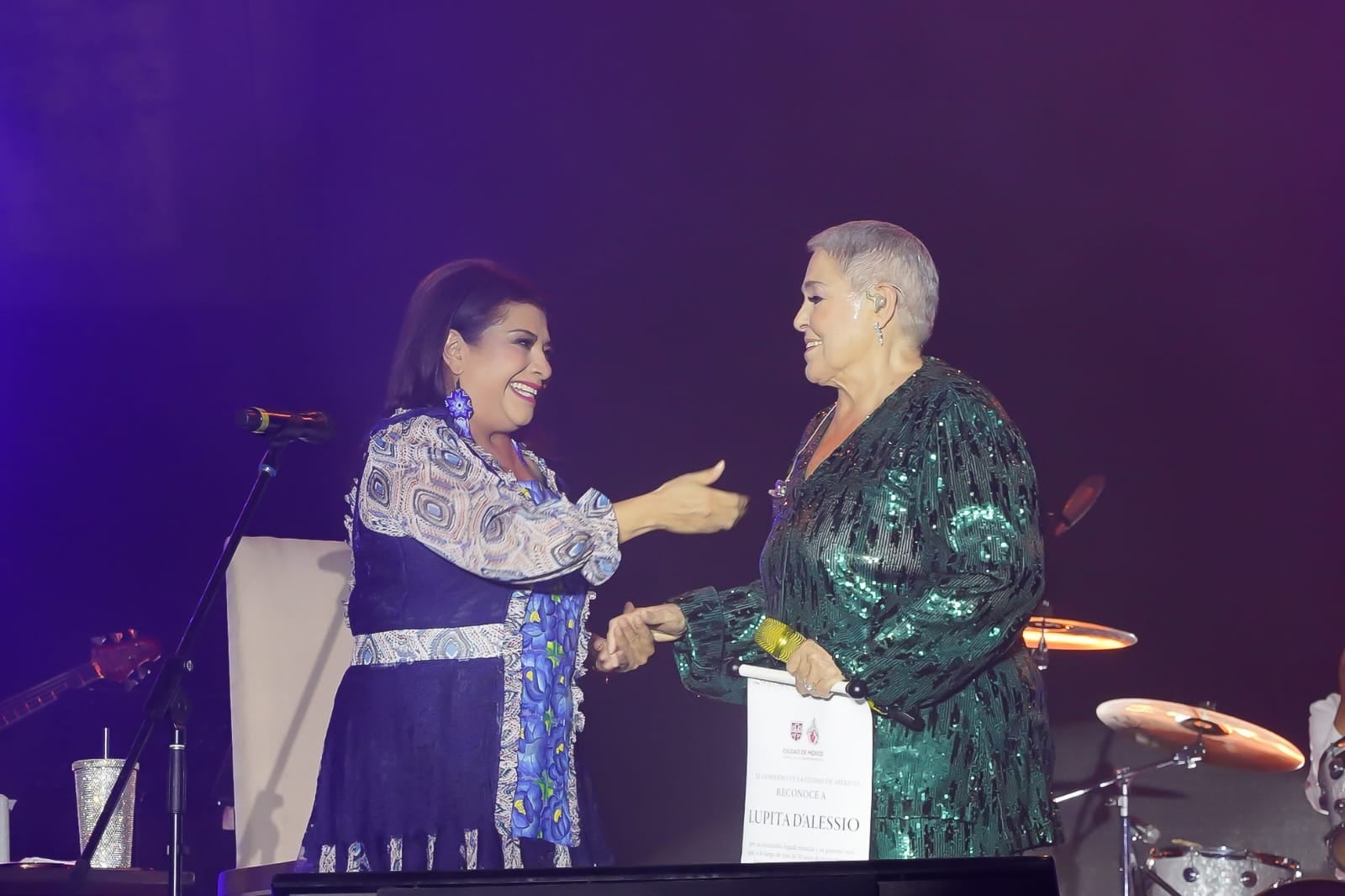 Lupita D’Alessio y Clara Brugada concierto Zócalo