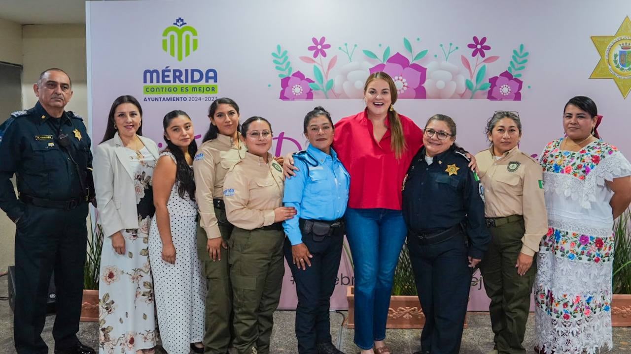 Policía municipal de Mérida celebró el Día de las Madres