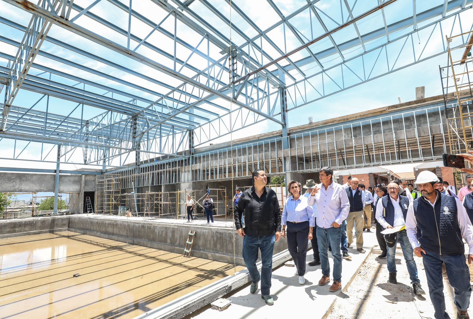 Diego SInhue Rodríguez entrega obras en Coroneo