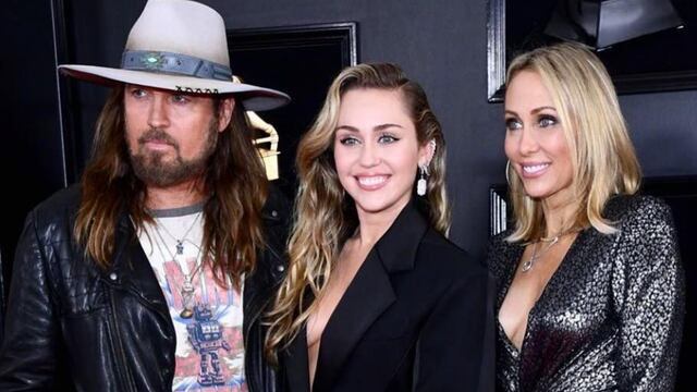 Miley Cyrus y sus padres