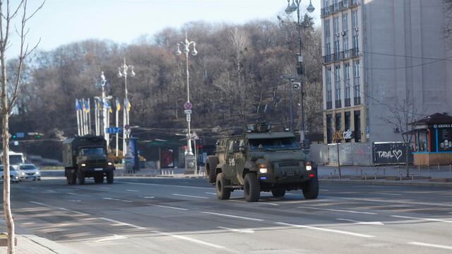 Tropas ucranianas por calles de Kiev