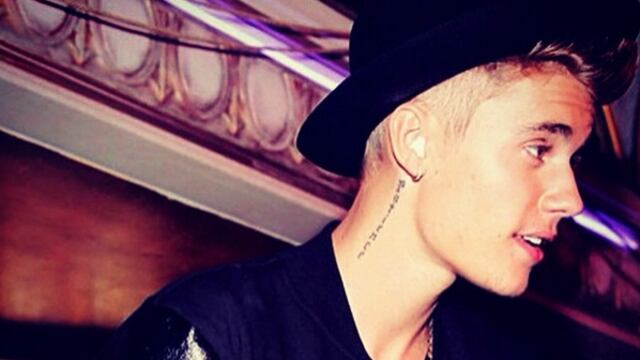 El cantante fue invitado a The Ellen DeGeneres Show donde se mostró arrogante, actitud que adoptó porque según él, se sentía incómodo.  