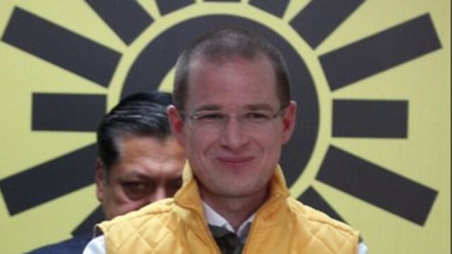 Ayer fue un shock para muchos partidarios del PAN y del PRD ver a Ricardo Anaya portar un amplio chaleco amarillo en la sede del Partido de la Revolución Democrática