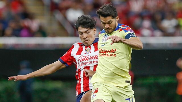 Henry Martín, en el primero de tres Clásicos Nacionales ante Chivas en 2024.