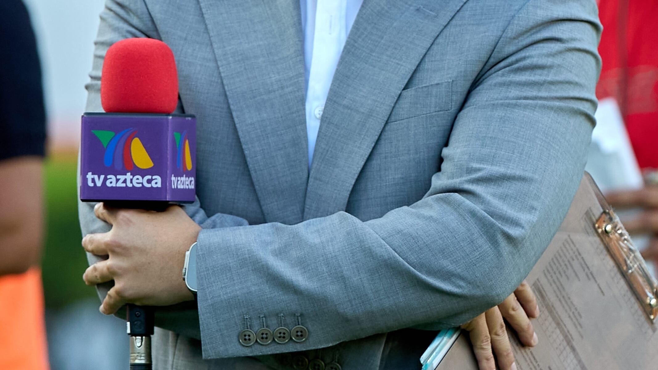 Legendario narrador de TV Azteca toma bando en la pelea Faitelson vs José Ramón Fernandez; esto dijo