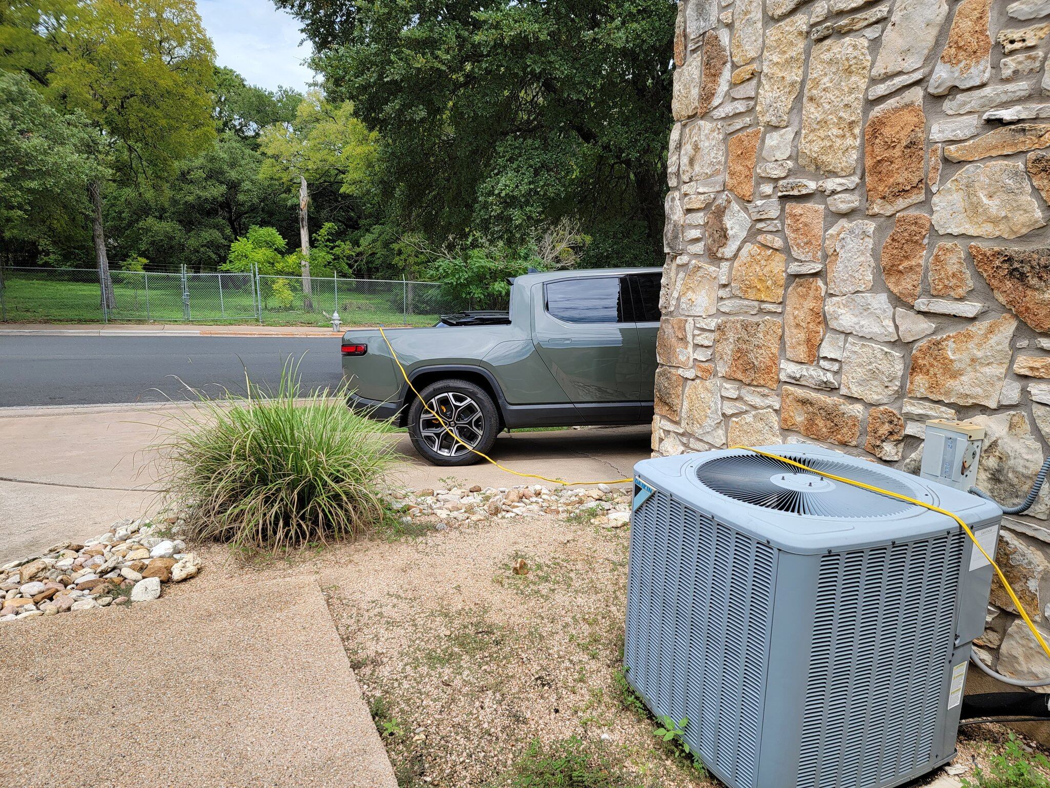 Camioneta eléctrica usada por el doctor Yang para realizar la vasectomía