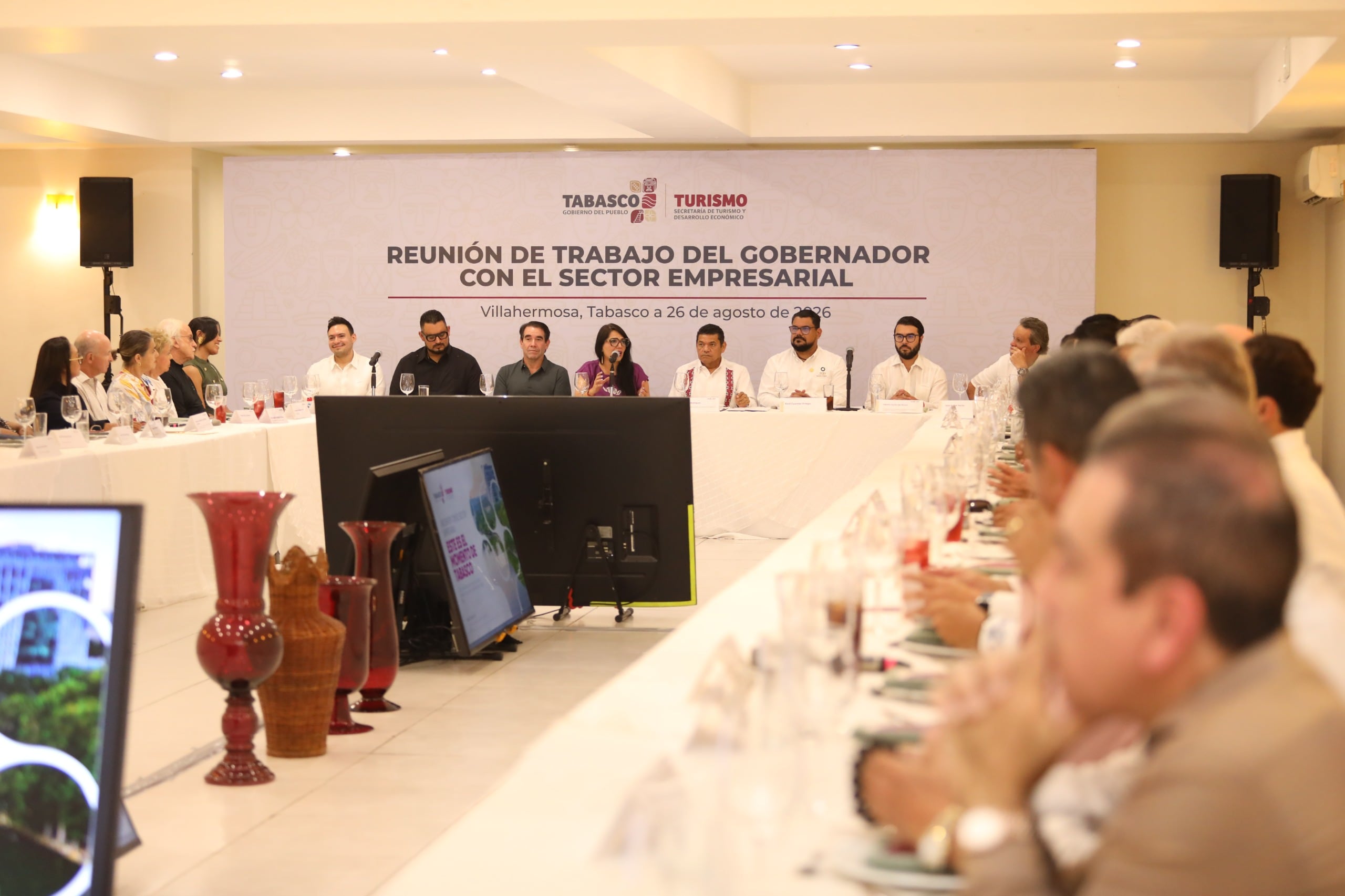 Javier May destaca un plan de 7 mil mdp en inversión privada para Villahermosa.