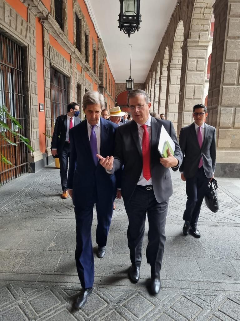 Marcelo Ebrard y John Kerry