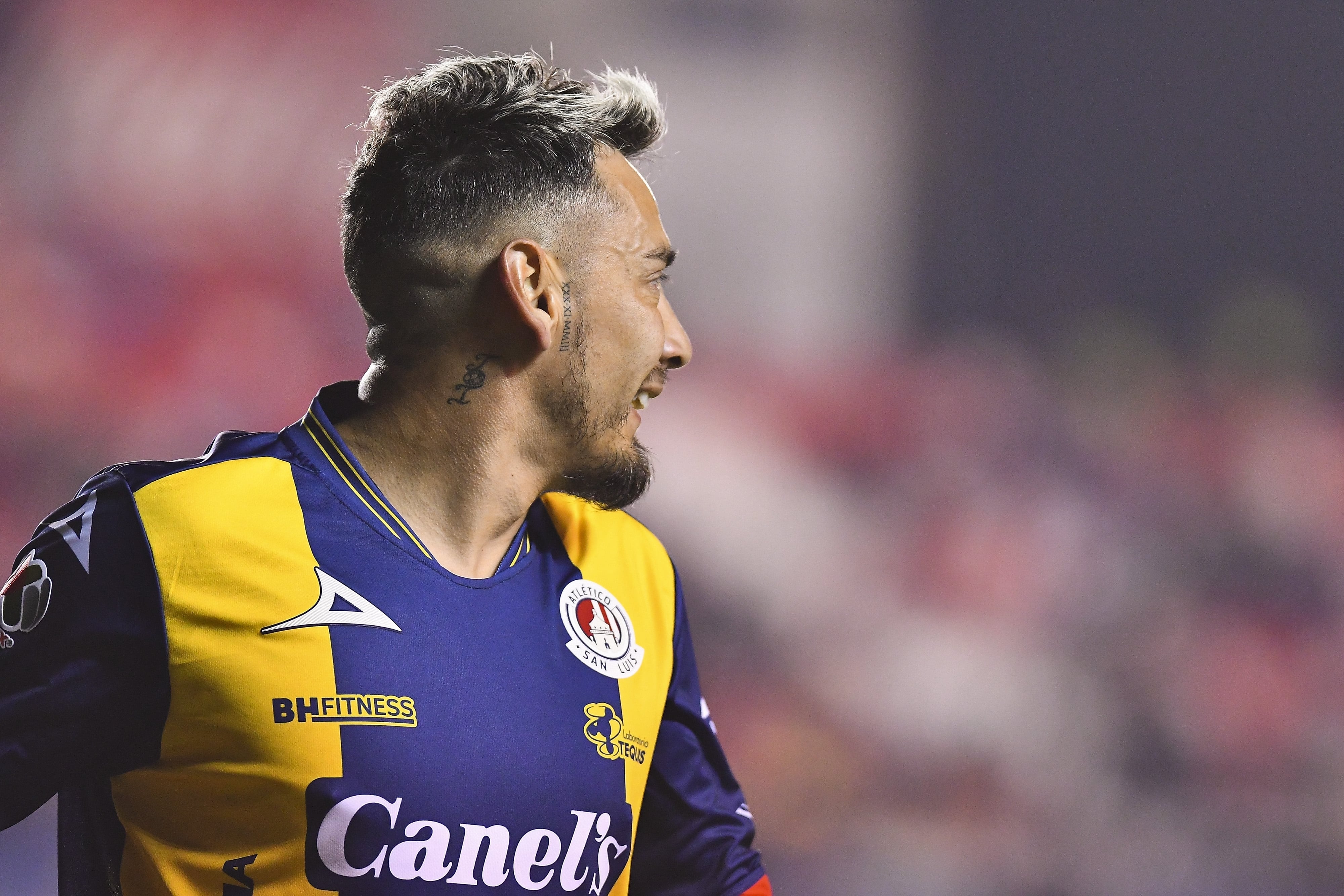 Rubens Sambueza en un partido con el Club Atlético de San Luis