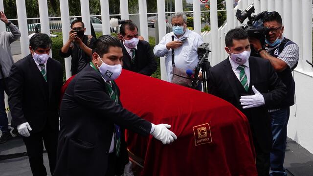 Féretro con el cuerpo de Luis Echeverría Álvarez