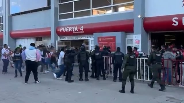 Fans del Necaxa y el Atlas FC protagonizaron la primera campal del Clausura 2024.
