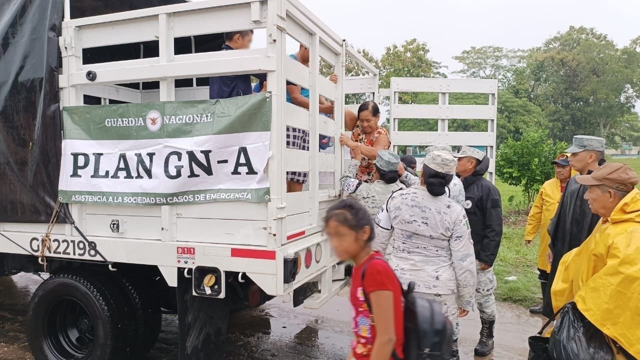 Rescate de familias en cárdenas por Pilar