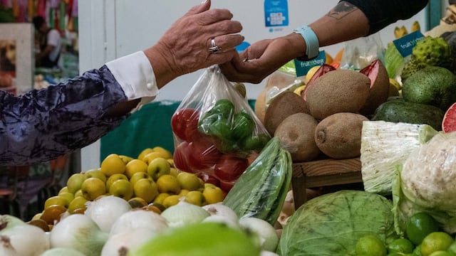 Comerciantes en Nezahualcóyotl acusan extorsión por presuntos integrantes del CJNG