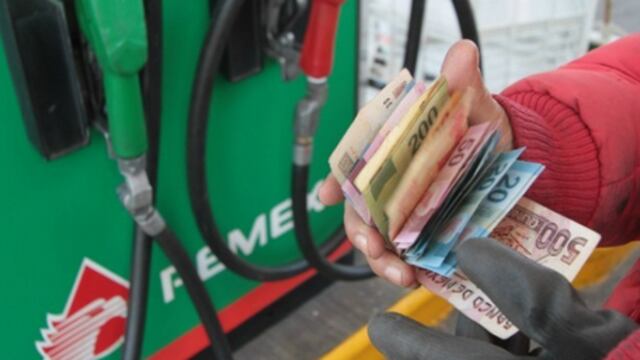 Empresarios gasolineros corruptos desenmascarados, ahora sin poder surtir de materia chueca robada.