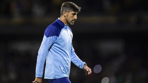 Afirman que Club Chivas despidirá á Paunovic por derrota ante Club Pumas
