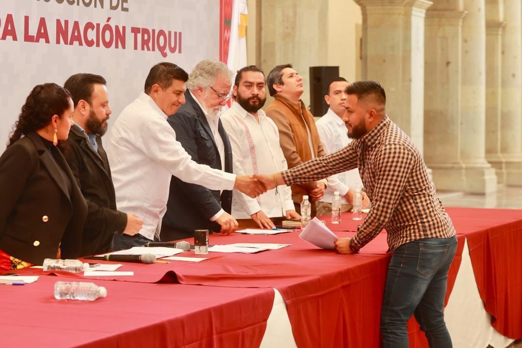 Salomón Jara y Alejandro Encinas instalaron en Oaxaca Mesa de Construcción de Paz con Justicia y Bienestar para la Nación Triqui