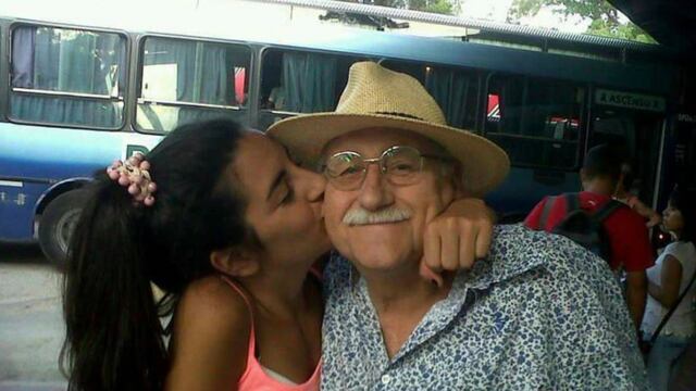 Eve y su abuelo