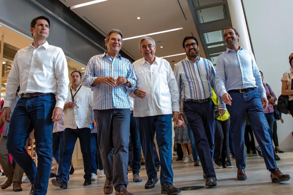 Rubén Rocha celebra la inauguración de Plaza Ceiba