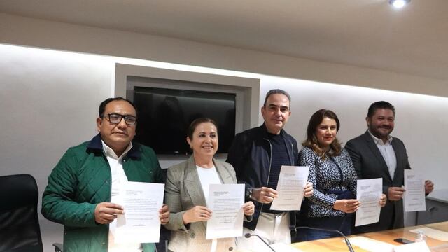 Diputados abandonan al PRI en Puebla