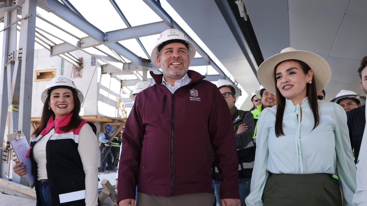 Alfredo Ramírez Bedolla supervisa arranque de pruebas del teleférico de Uruapan con un 97% de avance