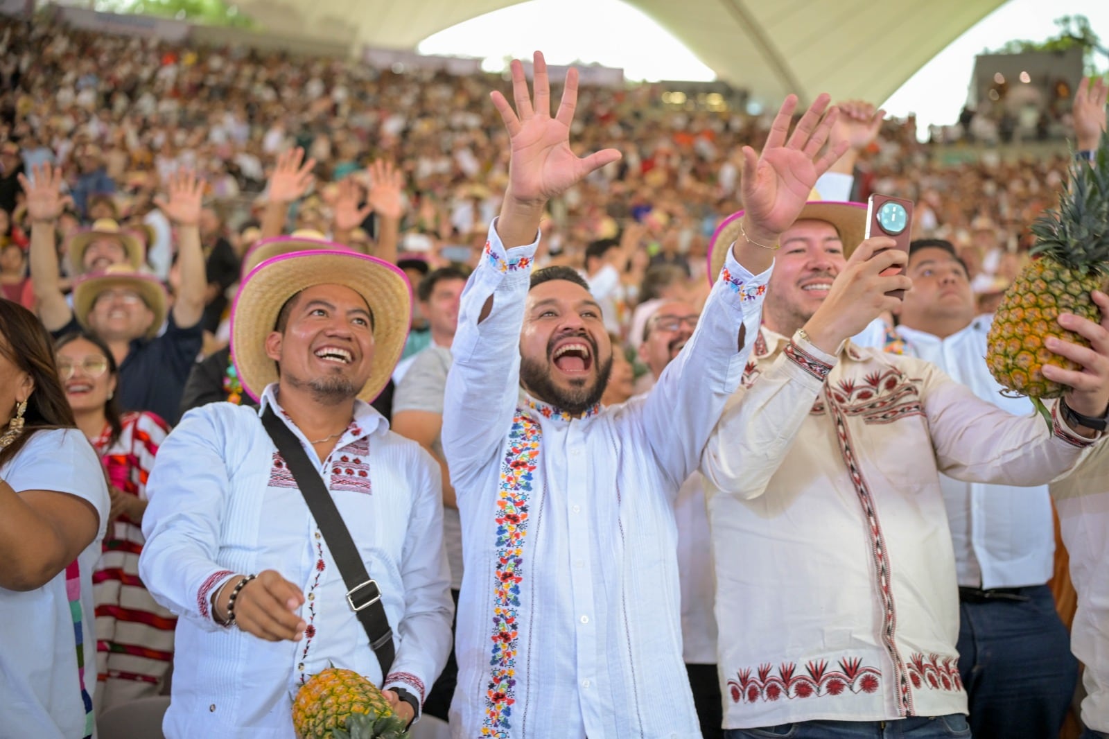 Guelaguetza 2026: Oaxaca cierra su máxima fiesta con lleno total y más de mil 477 mdp de derrama.