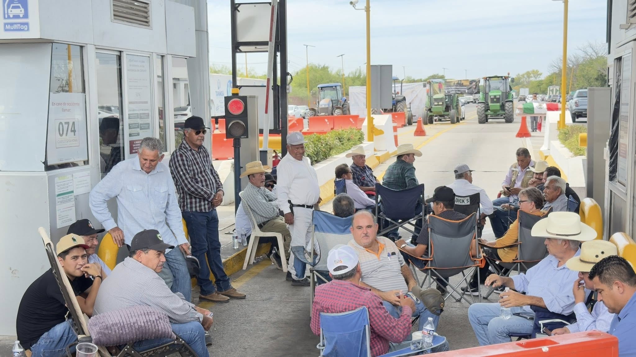 Productores de Sinaloa mantienen protesta en Guasave y rechazan propuestas