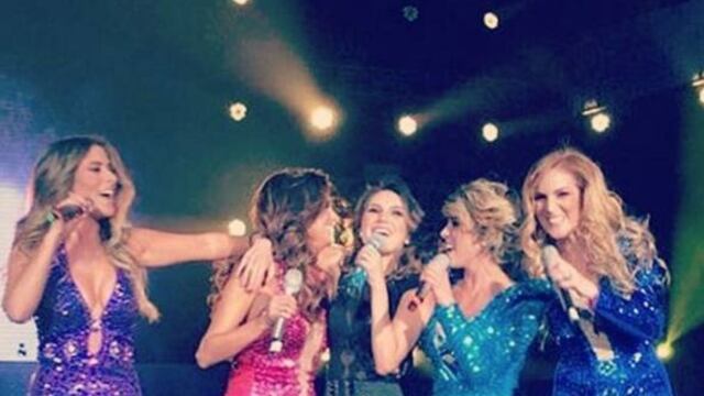 Dulce María y Jeans