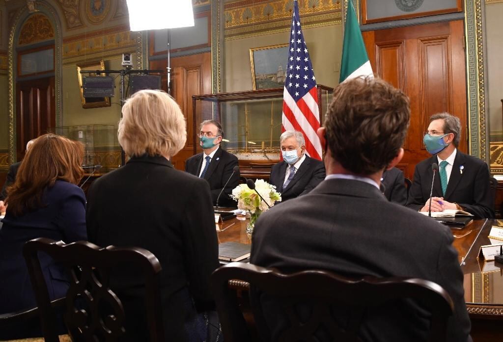 AMLO se reúne con Kamala Harris en La Casa Blanca