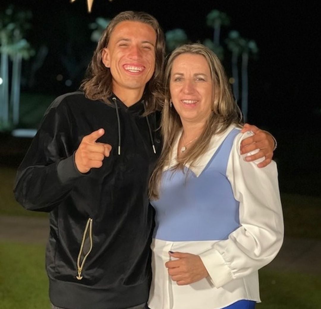 Andrés Fierro con su mamá 'Mili'.