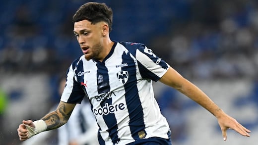 Captan a Lucas Ocampos insultar a la afición de Rayados en el Estadio BBVA