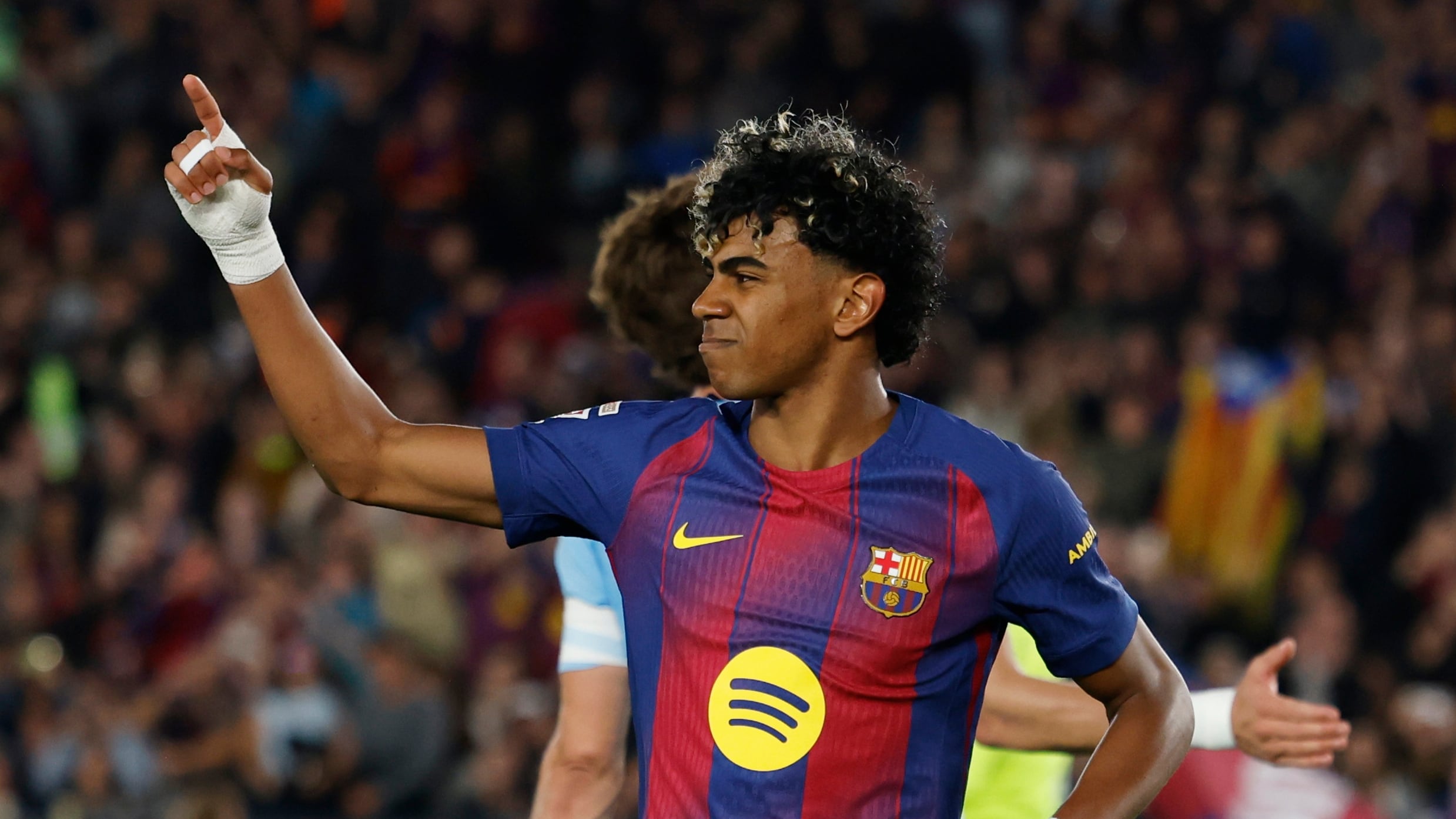 FC Barcelona gana pero pierde por lesión a Lamine Yamal