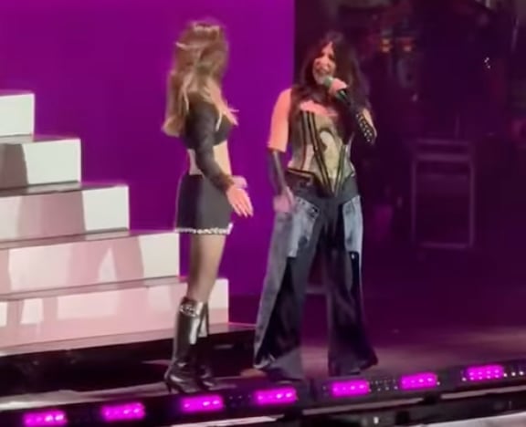 Belinda y Diana Bovio cantan a dueto en concierto en Veracruz