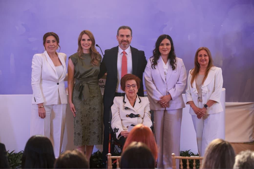 Monterrey entrega Medalla “Mujer que Inspira, María Elena Chapa” 2026.