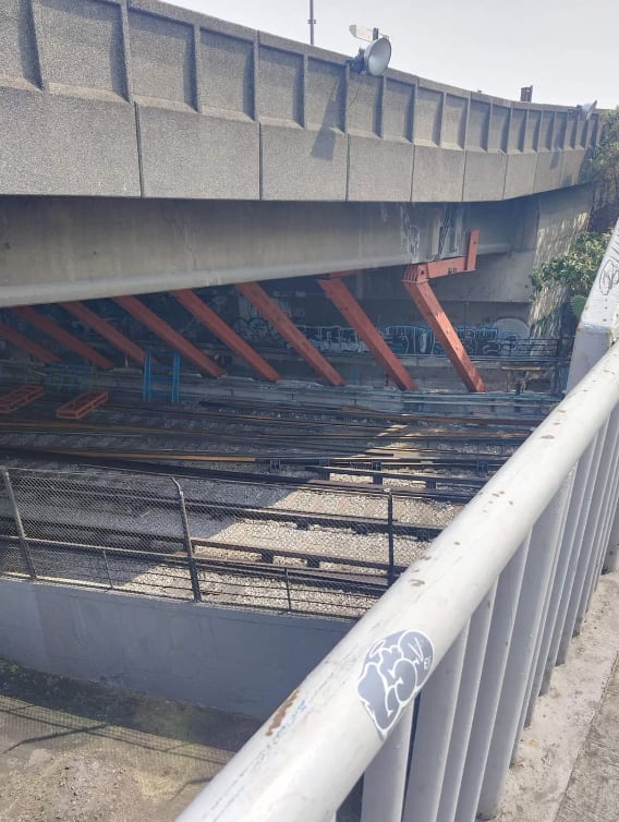 Apuntalamiento de puente en Línea 9