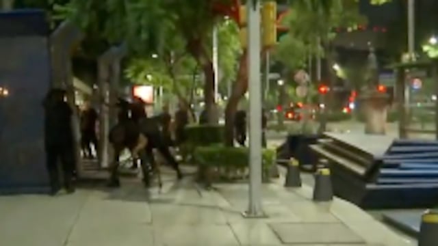 Colocan vallas en CDMX por marcha del 25 de noviembre