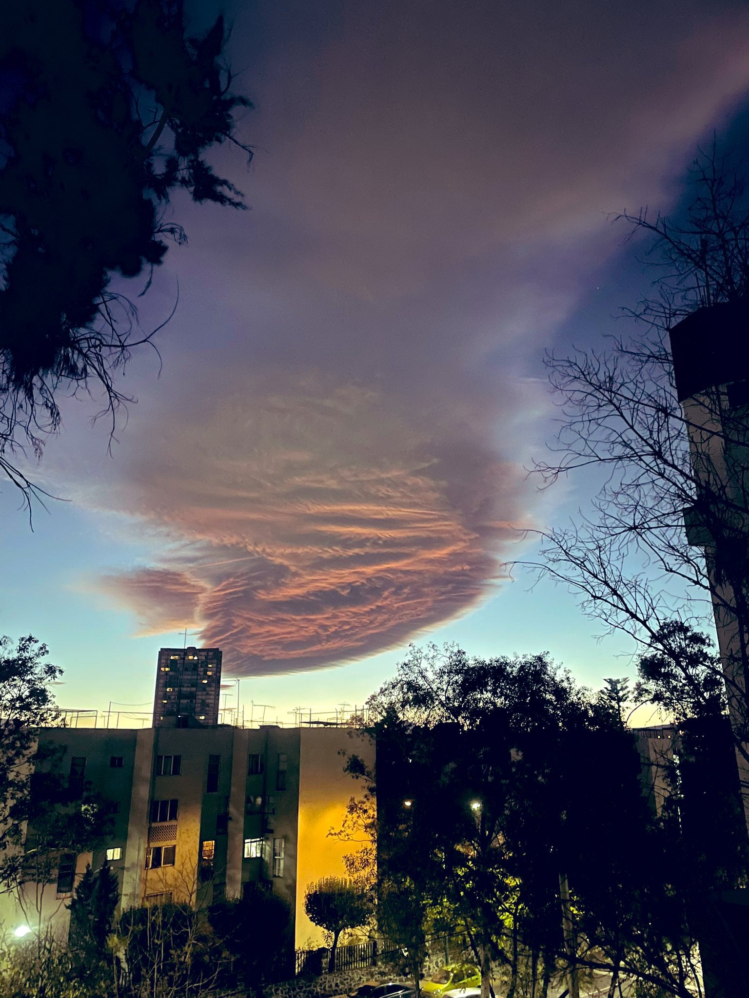 Nube lenticular en CDMX