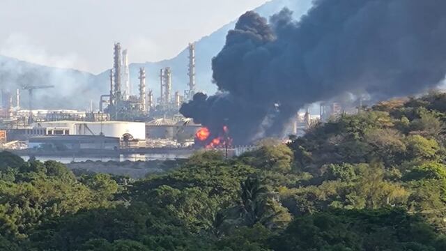 Incendio en refinería en Salina Cruz
