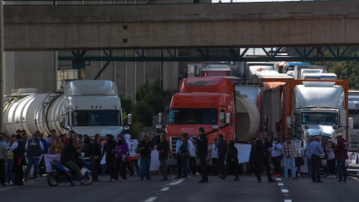 Tras 37 horas, familias buscadoras liberan la México-Toluca
