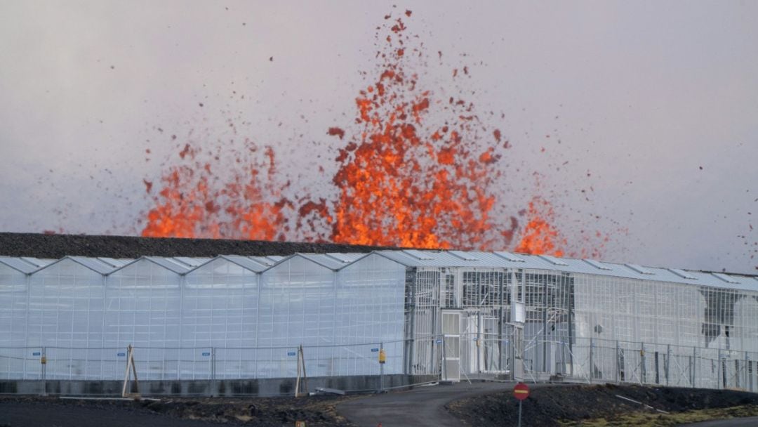 Erupción de volcán Sundhnúkagígar al suroeste de Islandia